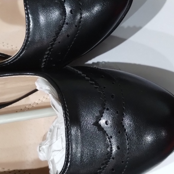 Shoes - Picture 4 of 4